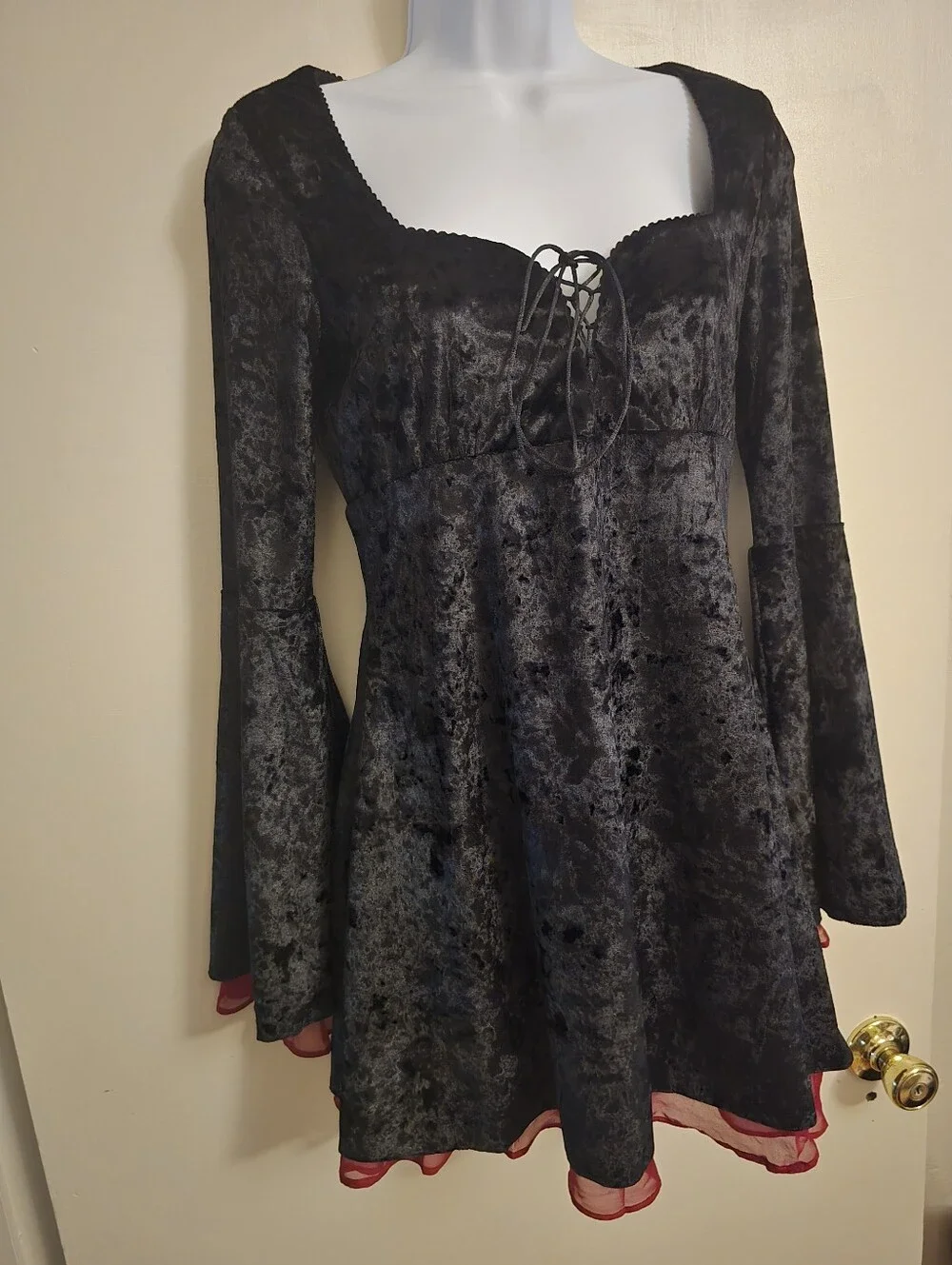 NWT Dolls Kill House of Widow Black Crushed Velvet Lace-Up Bell Sleeve Gothic S - Picture 4 of 8